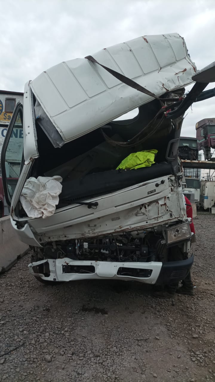CARROCERíA PLANA Mitsubishi FUSO CANTER 915 2016 USADA